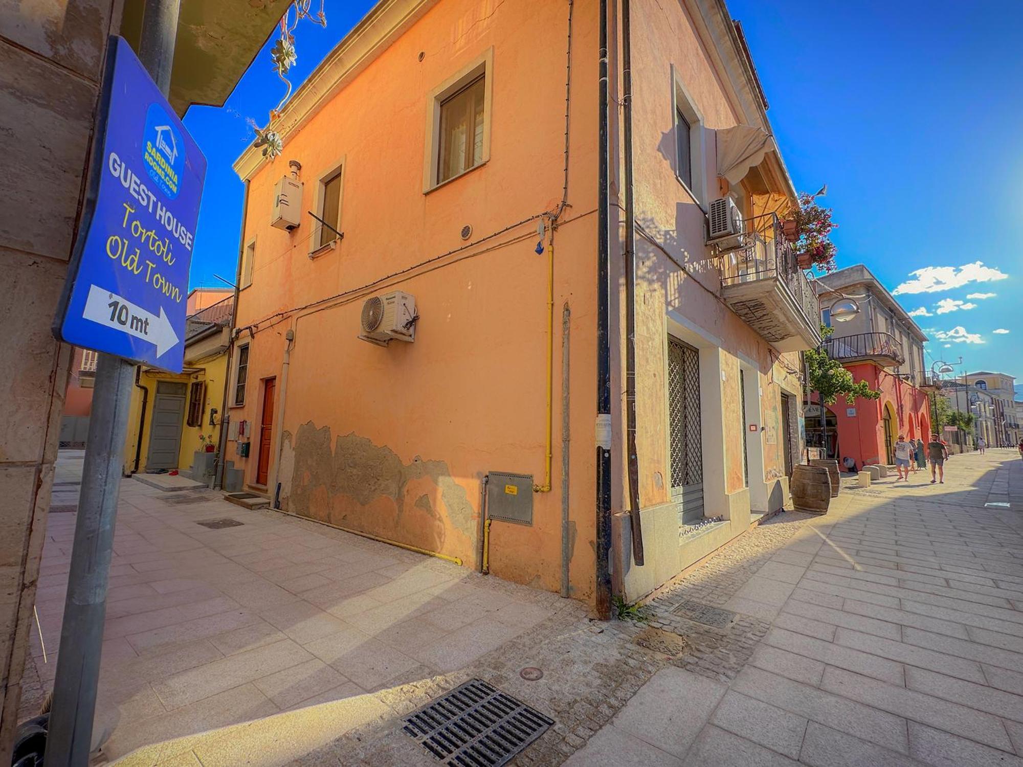 Sardiniarooms Tortoli Old Town Exterior photo